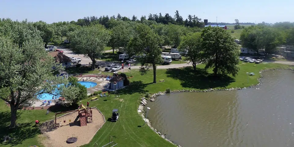 Sleepy Hollow RV Park & Campground – Oxford, IA